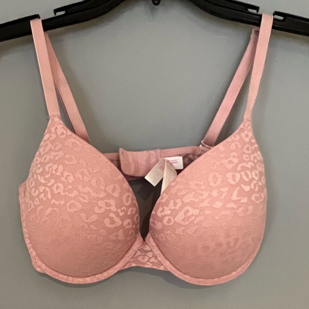 Like New PINK push-up wear everywhere bra 34D